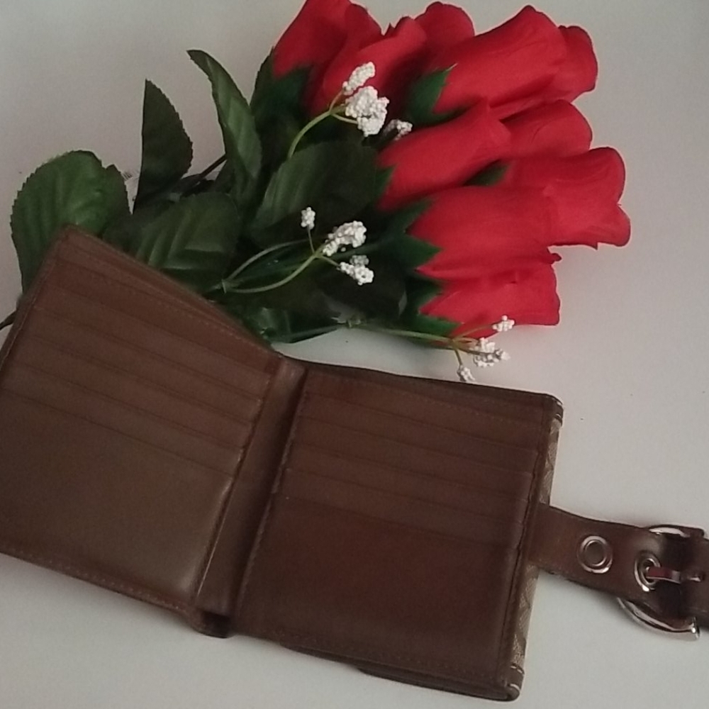 💜Coach wallet - Picture 2 of 3